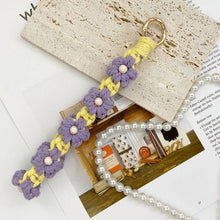 Load image into Gallery viewer, Handmade Crochet Daisy Flower Keychain
